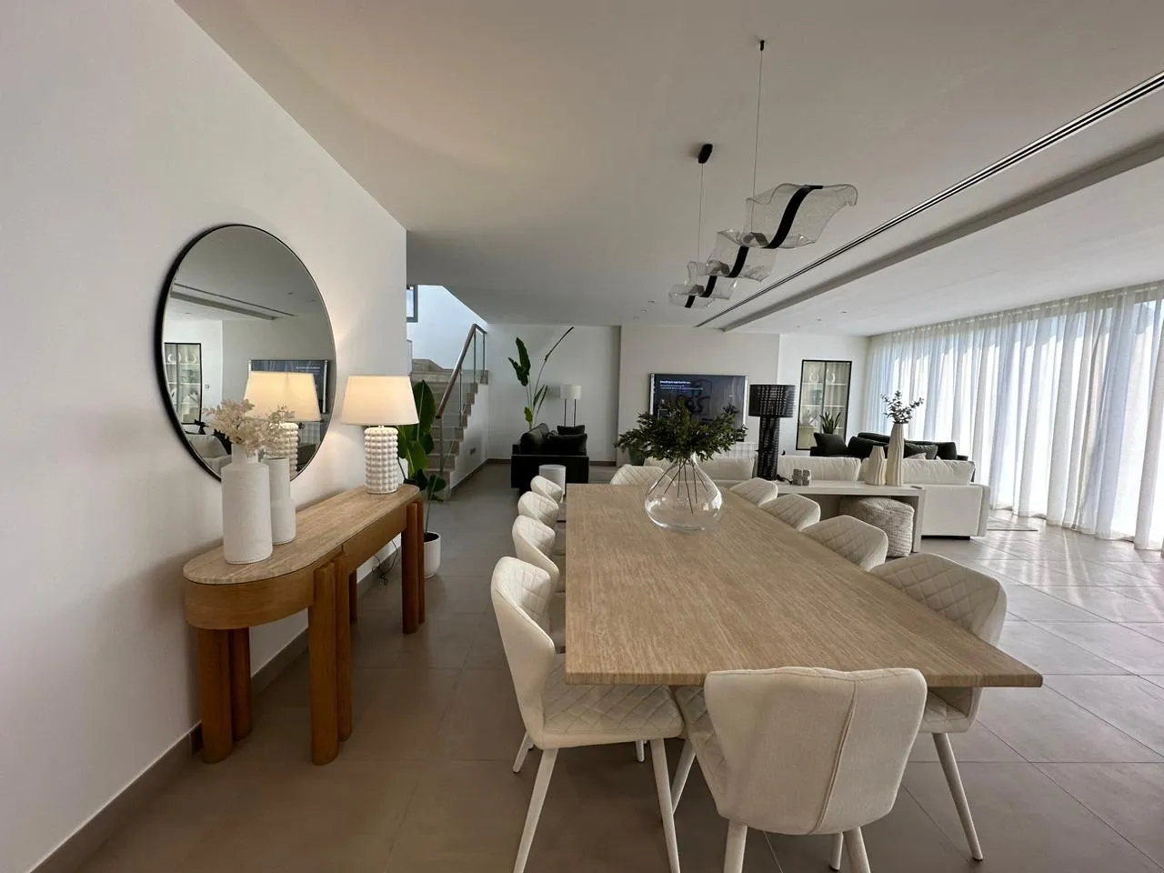 Elegant dining space with luxury furnishings